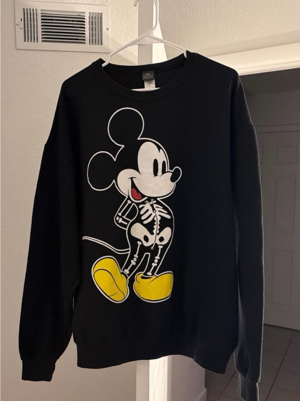Disney Mickey Mouse Skeleton Halloween Crewneck Sweater. Size Large